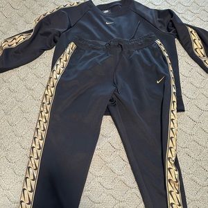 Nike Jogging Suit